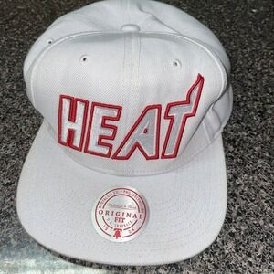 Mitchell & Ness White and Red Snapback Hat